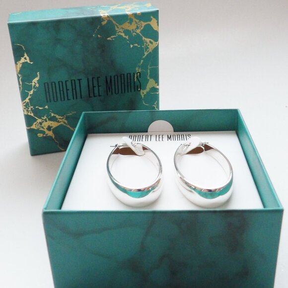 Robert Lee Morris SOHO Large Oval Silver Hoop Earrings New in Branded Gift Box - Picture 2 of 7